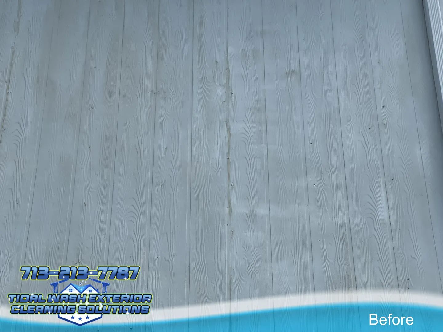 Overview image of oxidized paint on siding showing faded color and chalky residue on exterior home surface