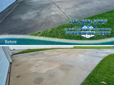 Residential Driveway Concrete Wash & Restore in Spring, Texas | Tidal Was