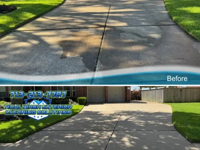 Concrete driveway before and after cleaning showing algae removal in Magnolia Creek, League City