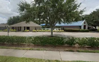 baywood-oaks-pasadena-pool-clubhouse